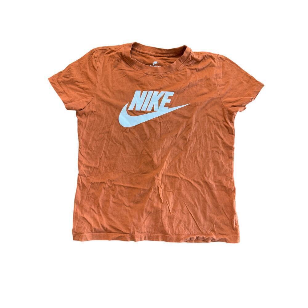 Nike Men's Orange White Sportswear Active Short Sleeve Graphic T-Shirt Medium